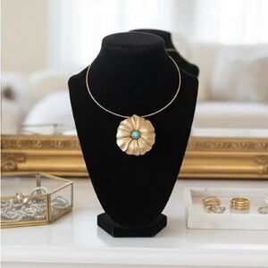 🔥Vintage 1970 Solid Perfume Pendant Necklace